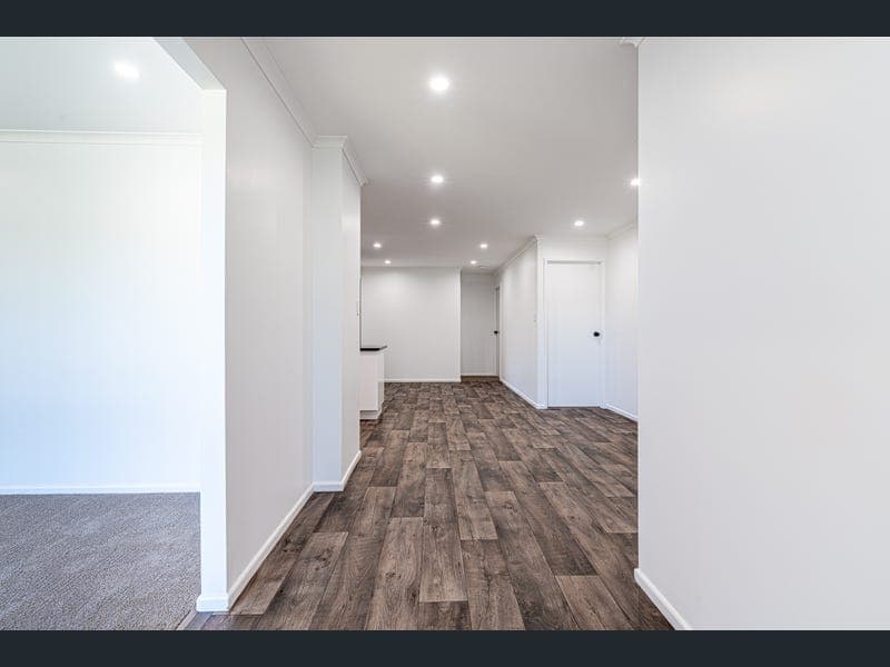 4 Clair Avenue, Deception Bay — photo 1 of 5