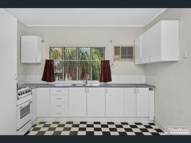 116 DENISON STREET, Rockhampton City — photo 1 of 5
