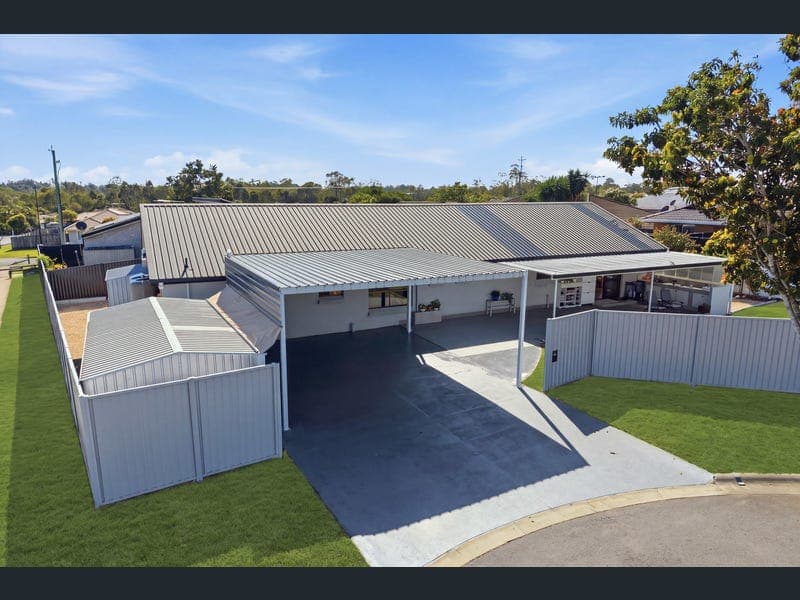 18 Chesan Court, Crestmead — photo 1 of 5