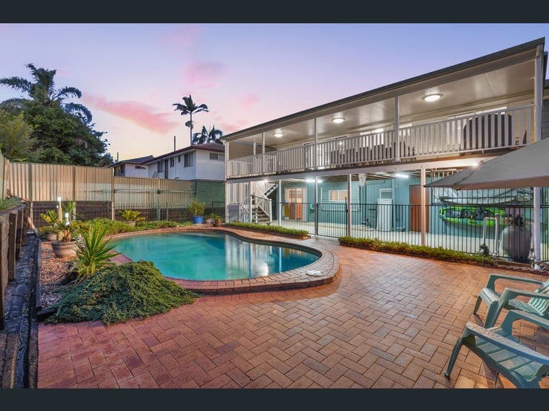 12 Bolwell Street, Runcorn — photo 1 of 5