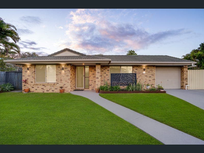 7 Watkinsia Court, Regents Park — photo 1 of 5