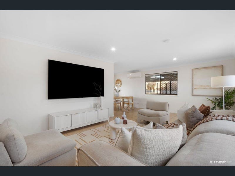 14 Limosa Court, Crestmead — photo 1 of 5