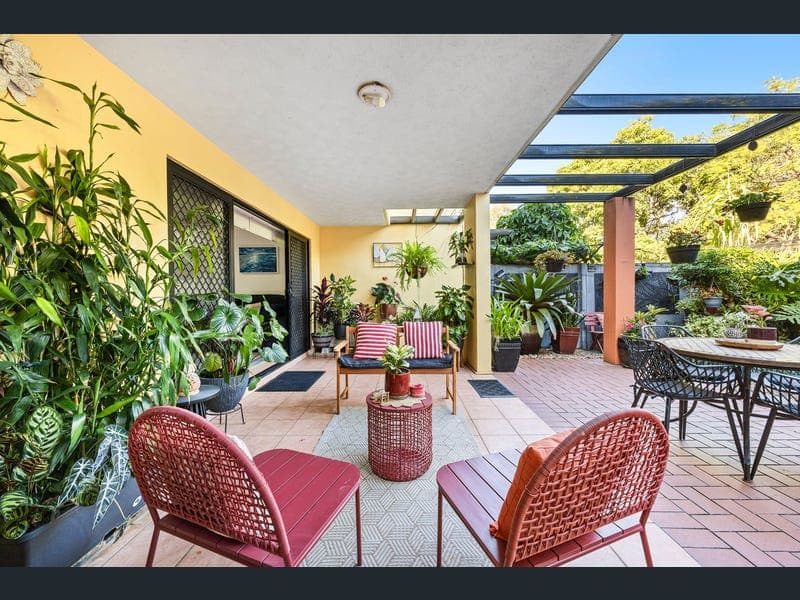 2/85-87 Victoria Terrace, Greenslopes — photo 1 of 5
