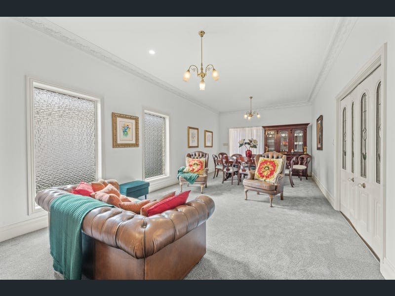 27 Pringle Street, Ascot — photo 1 of 5