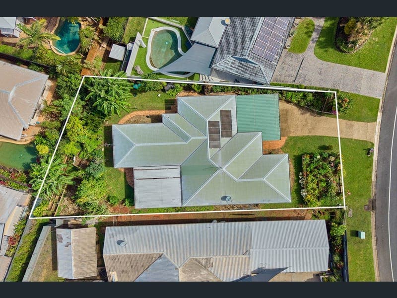 35 Summerhill Drive, Mooroobool — photo 1 of 5