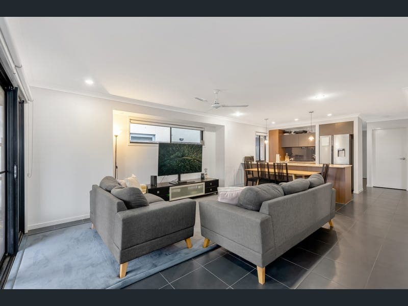 31 Danbulla Street, Pimpama — photo 1 of 5