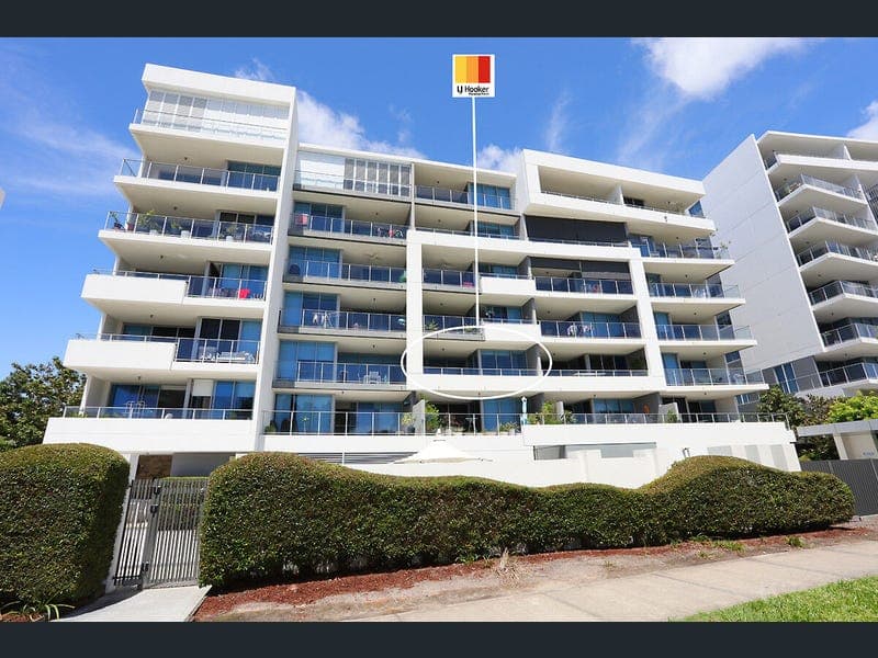 203/11 Compass Drive, Biggera Waters — photo 1 of 5