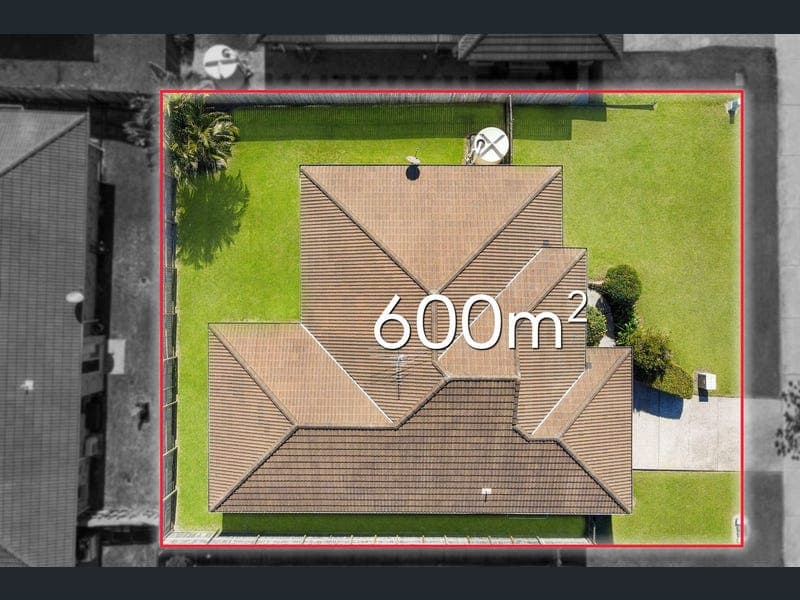 60 Coach Road West, Morayfield — photo 1 of 5
