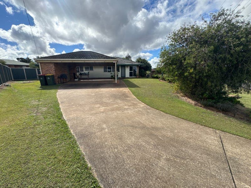 15 Windsor Circle, Kingaroy — photo 1 of 5