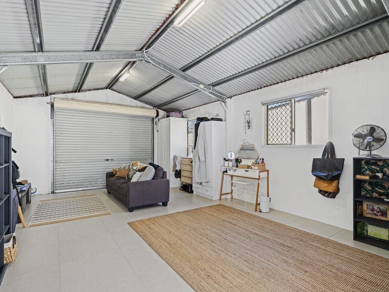 1 Maldon Court, Helensvale — photo 1 of 5