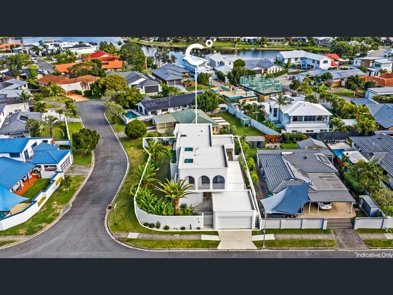 1 Seahawk Crescent, Burleigh Waters — photo 1 of 5