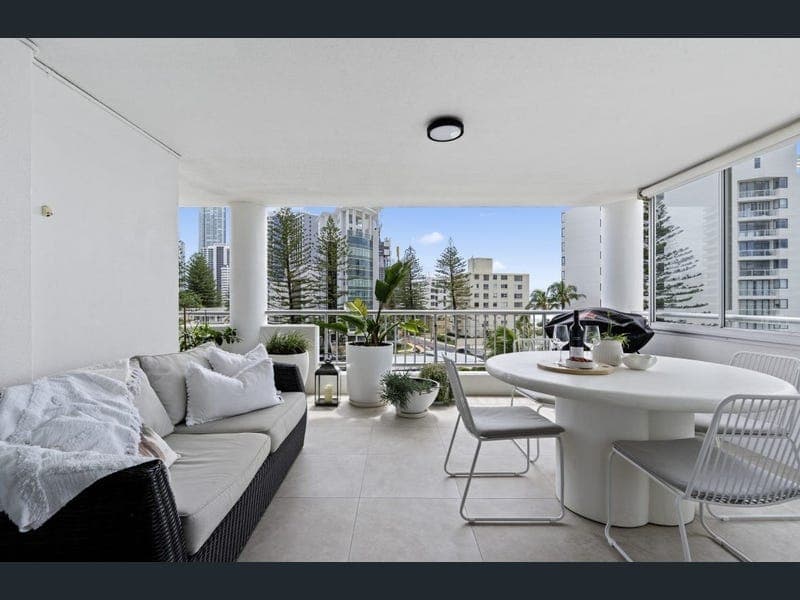 4A/7 Fern Street, Surfers Paradise — photo 1 of 5