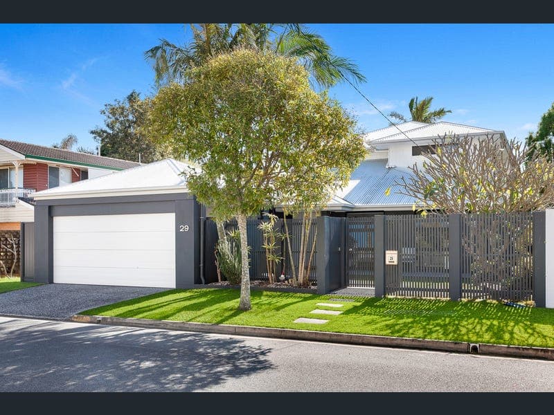 29 Shoveller Avenue, Paradise Point — photo 1 of 5