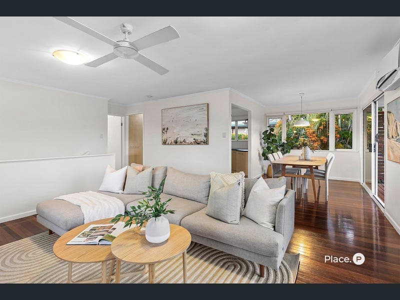 7 Eromba Crescent, Ferny Hills — photo 1 of 5