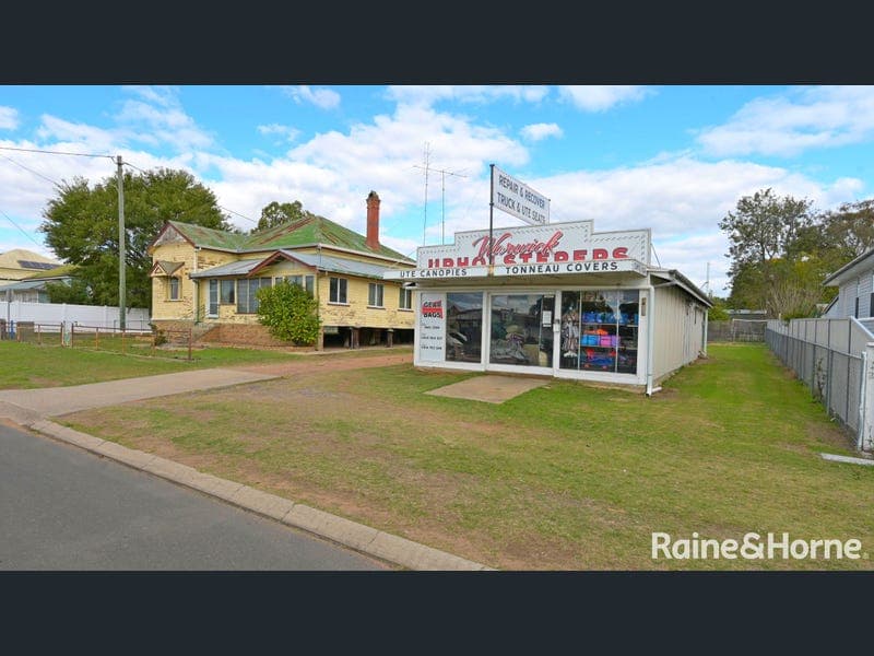 64 Wood Street, Warwick — photo 1 of 5