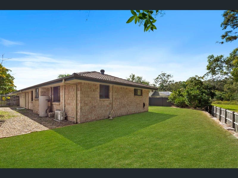 170 Kirralee Crescent, Upper Kedron — photo 1 of 5