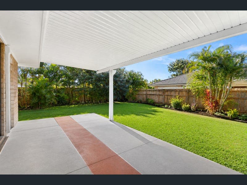 6 Zircon Street, Urangan — photo 1 of 5
