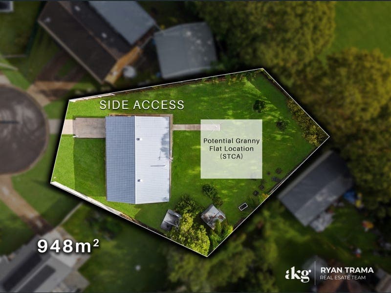 11 Sinclair Place, Beenleigh — photo 1 of 5