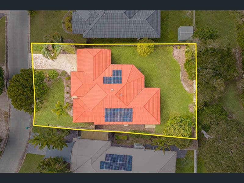 8 Micrantha Place, Mountain Creek — photo 1 of 5
