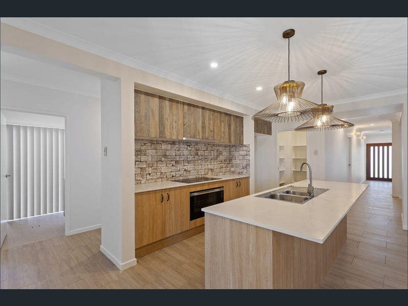 1 Shoalhaven Street, Plainland — photo 1 of 5