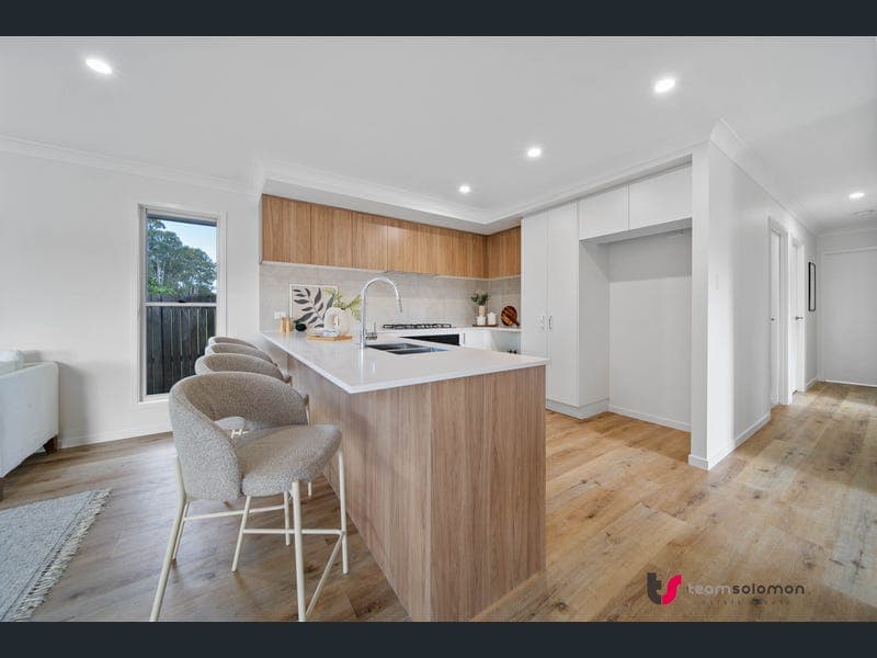 11 Moorshead Street, Capalaba — photo 1 of 5