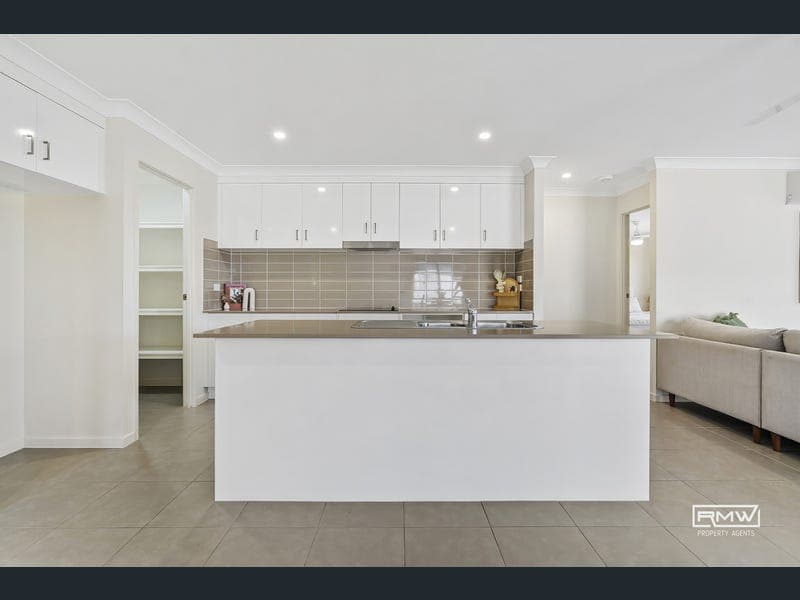 5 Kauri Way, Hidden Valley — photo 1 of 5