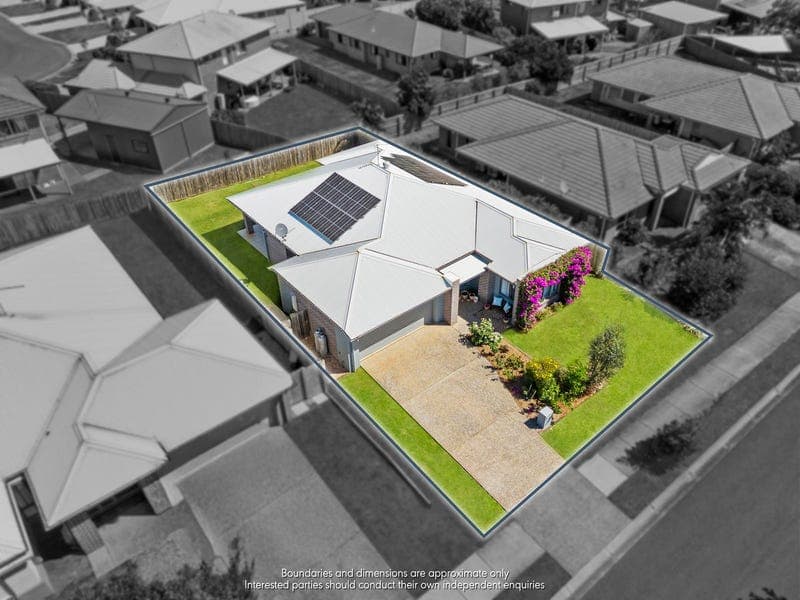 9 Beachwood Street, Redland Bay — photo 1 of 5