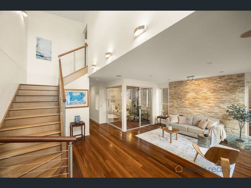 10 Leybourne Street, Chelmer — photo 1 of 5