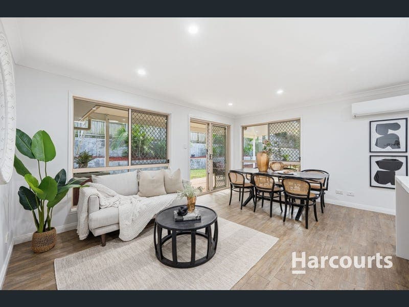 32 Coora Street, Wishart — photo 1 of 5