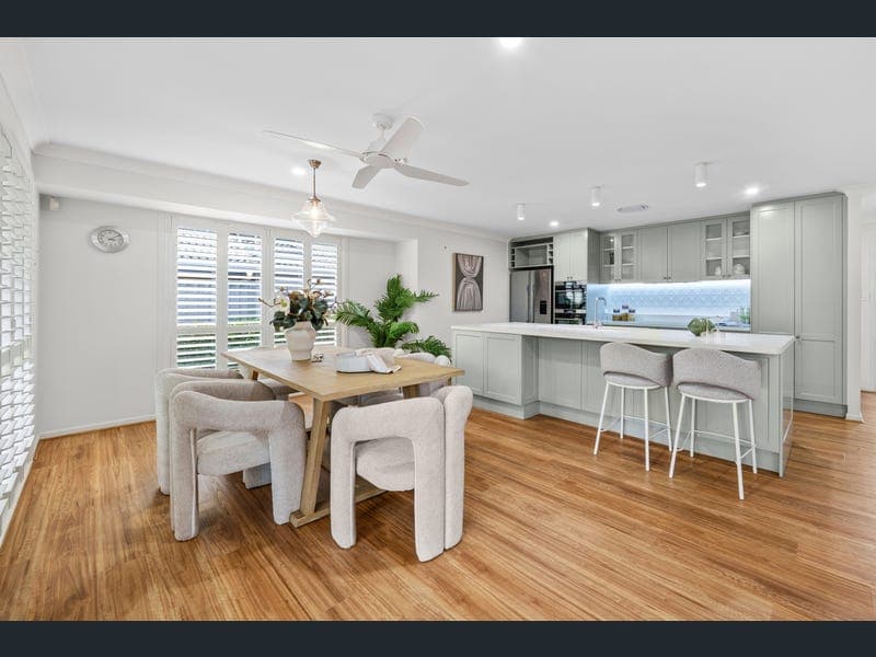 122 Parasol Street, Ashmore — photo 1 of 5