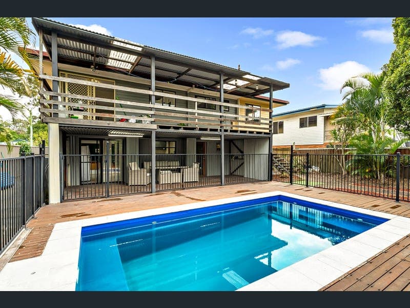 11 Chaucer Parade, Strathpine — photo 1 of 5
