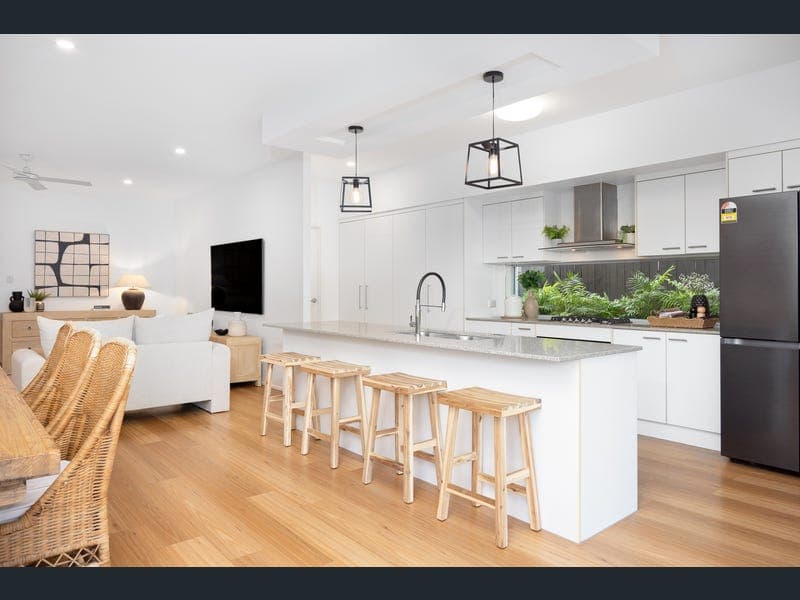 6 Graham Street, Southport — photo 1 of 5