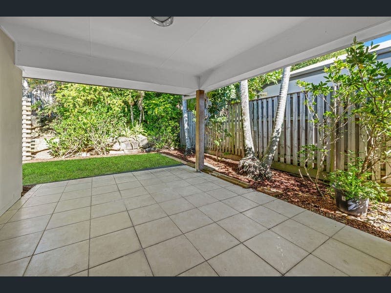 16 Frog Rock Crescent, Reedy Creek — photo 1 of 5