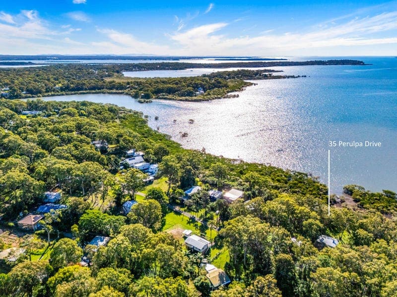 35 Perulpa Drive, Lamb Island — photo 1 of 5