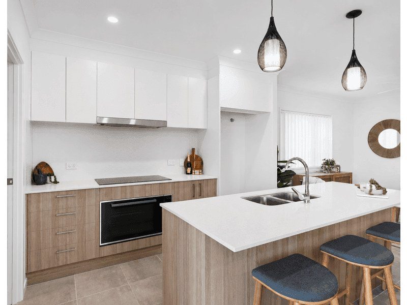 736 Bloodstone Circuit, Collingwood Park — photo 1 of 5