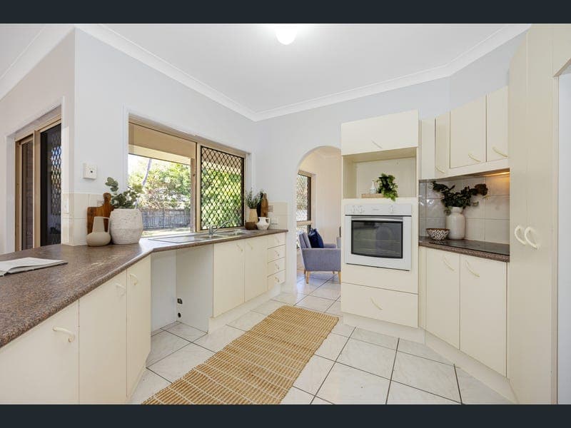 2 Boomarra Court, Annandale — photo 1 of 5