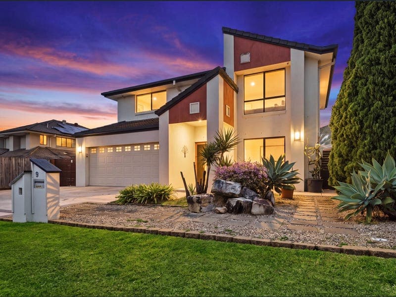 9 Trevi Close, Eight Mile Plains — photo 1 of 5