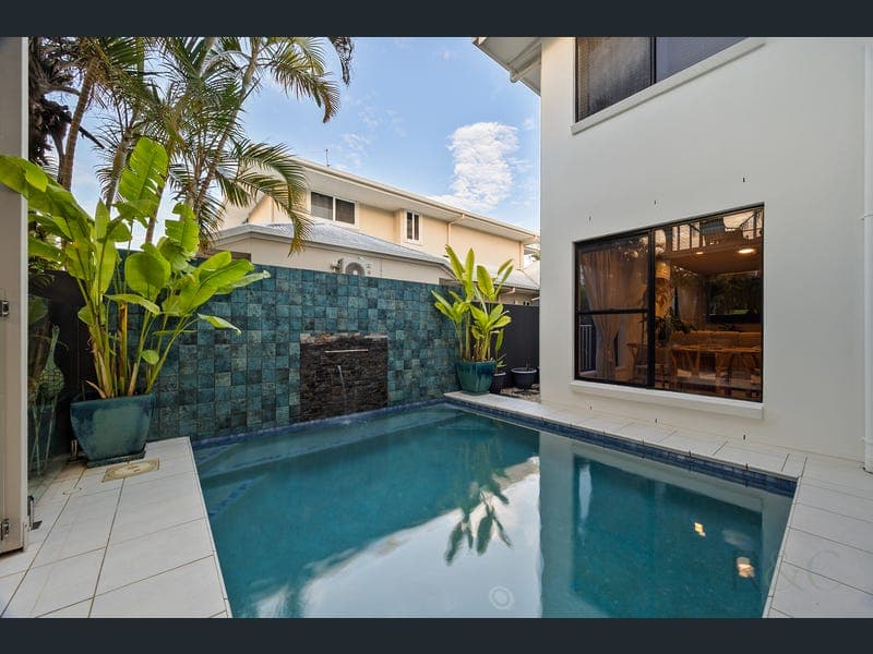 7 Melos Place, Parrearra — photo 1 of 5