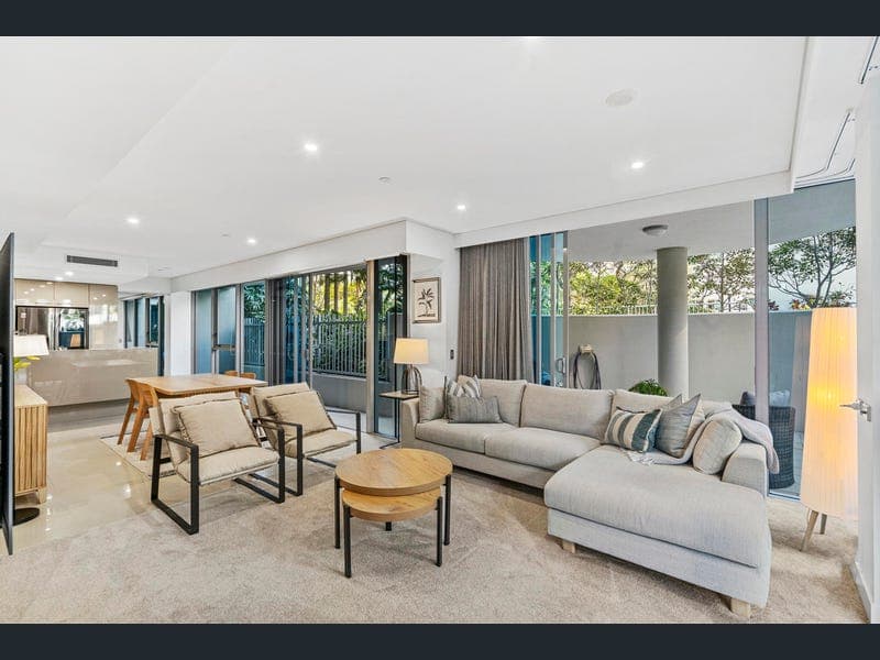 101/25 Breaker Street, Main Beach — photo 1 of 5