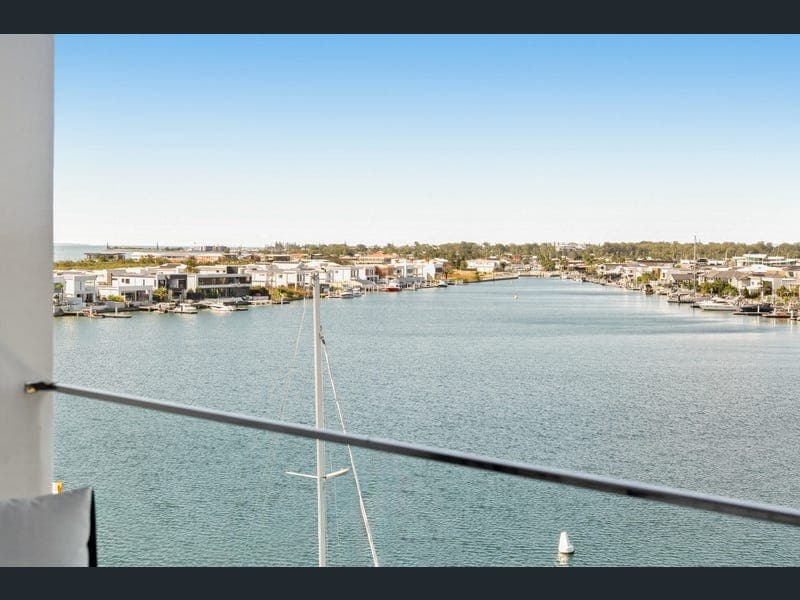 602/15 Aqua Street, Newport — photo 1 of 5