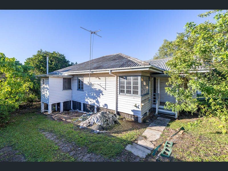 6 Buckley Street, Carina Heights — photo 1 of 5