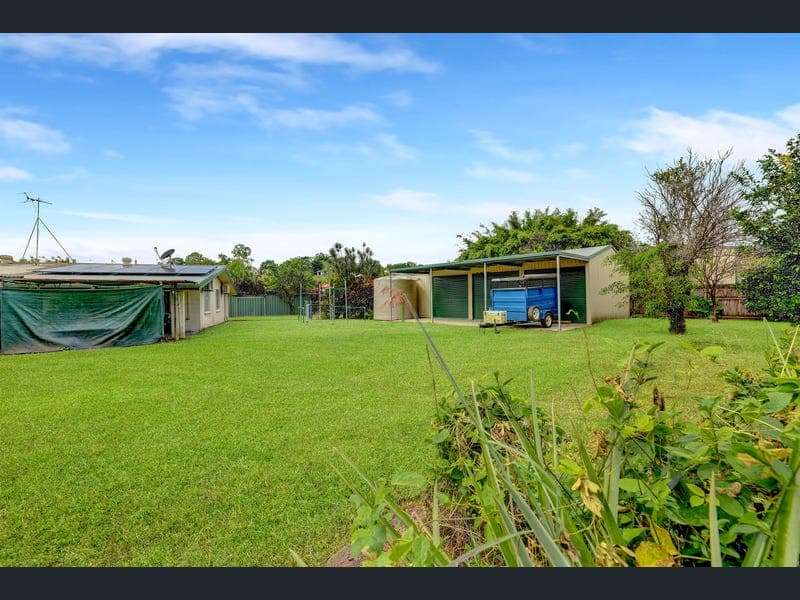 11 Aruma Close, White Rock — photo 1 of 5