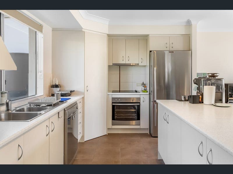 1/2 Quinine Cres, Mountain Creek — photo 1 of 5