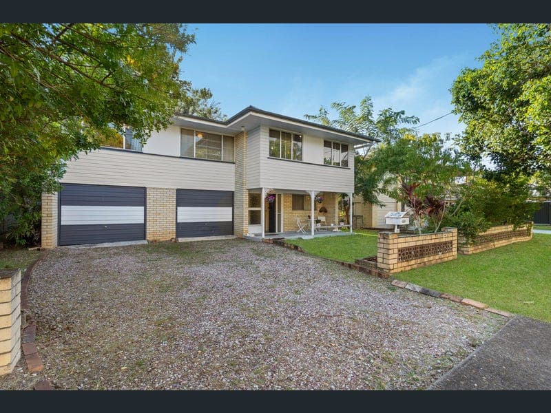 18 Grounds Street, Yeronga — photo 1 of 5