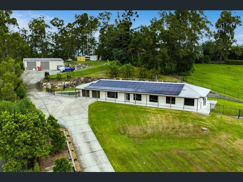 8 Georgina Street, Oxenford — photo 1 of 5