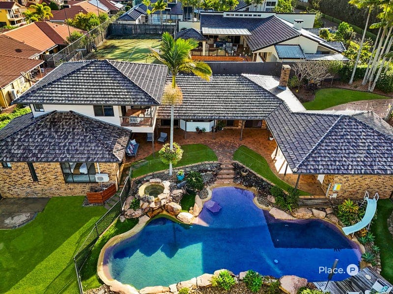 4 Gleneagles Court, Sunnybank — photo 1 of 5
