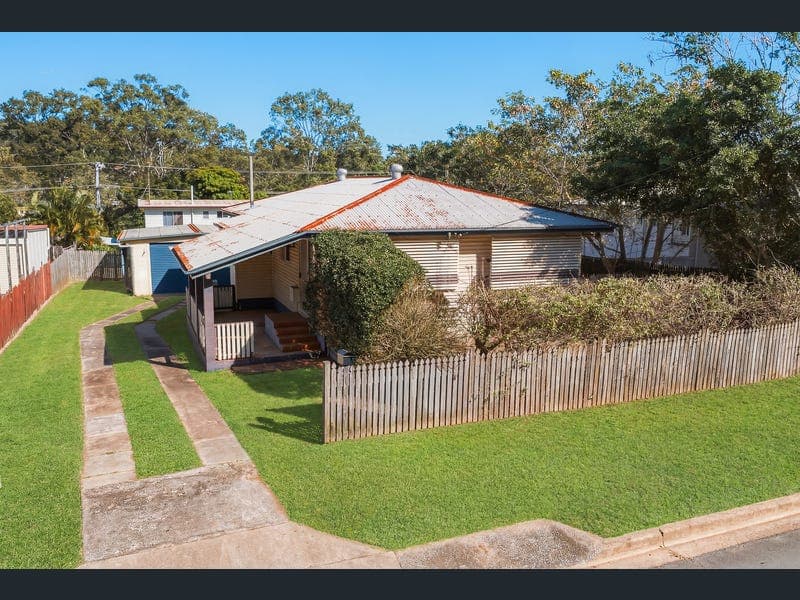 8 Dalton Street, Clinton — photo 1 of 5