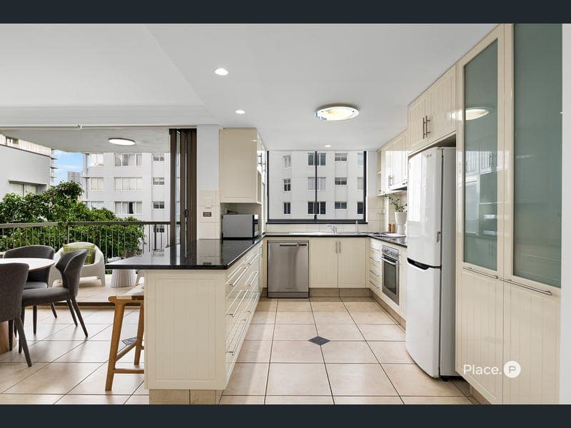 23/83 O'Connell Street, Kangaroo Point — photo 1 of 5