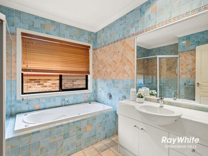 5 Nev Close, Wishart — photo 1 of 5