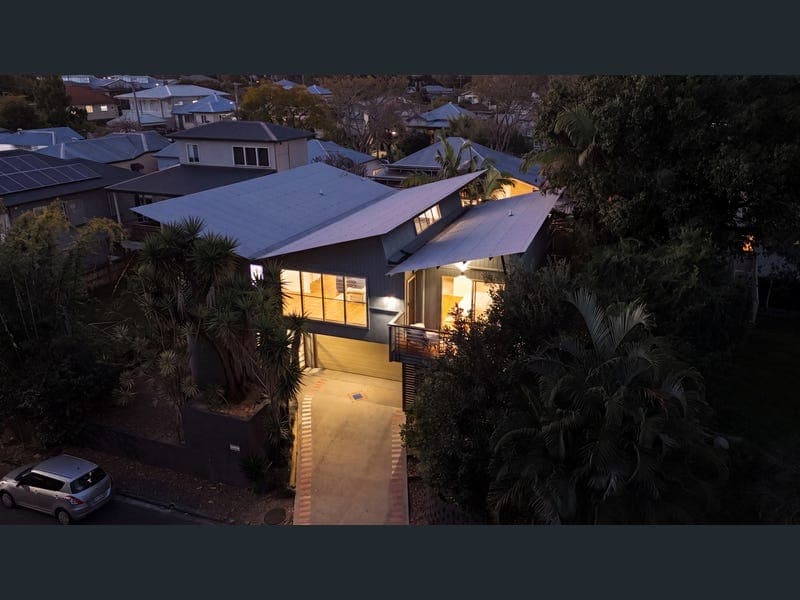 28 Churchill Street, Woolloongabba — photo 1 of 5